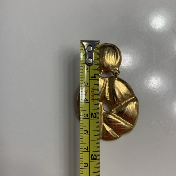 Diane von Furstenberg Vintage Doorknocker Clip-On Drop Earrings - Picture 4 of 5